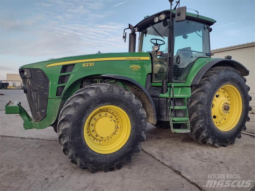 John Deere 8230 Traktörler