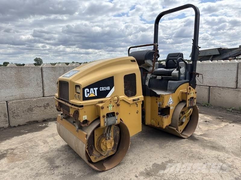 CAT CB24 B Çift tamburlu silindirler