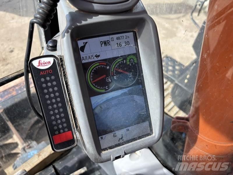 Hitachi ZX135 US-6 Paletli ekskavatörler