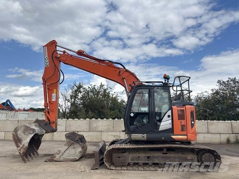 Hitachi ZX135 US-6 Paletli ekskavatörler