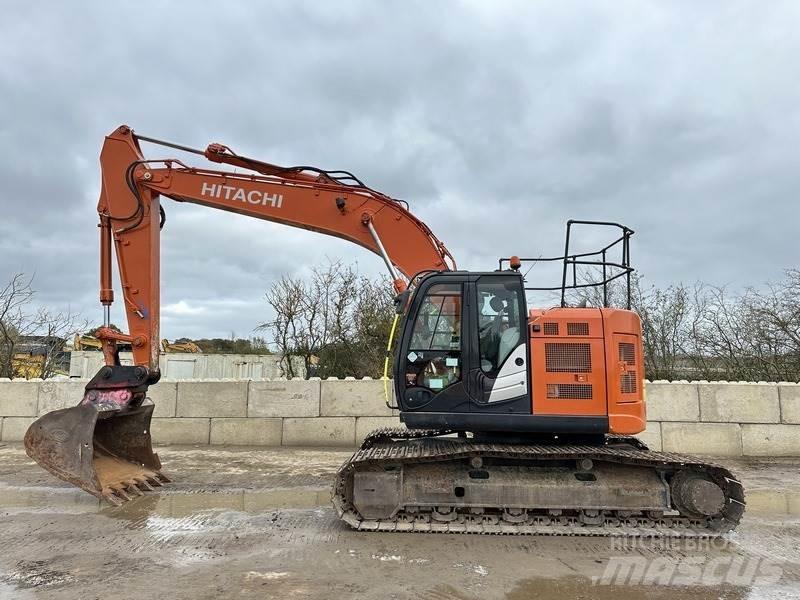 Hitachi ZX225USLC-6 Paletli ekskavatörler