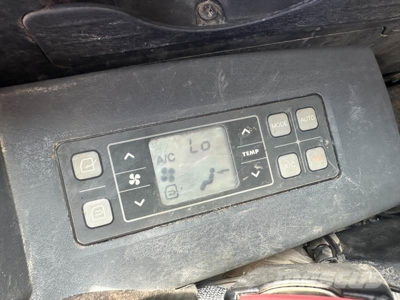 Hyundai HX130LCR Paletli ekskavatörler