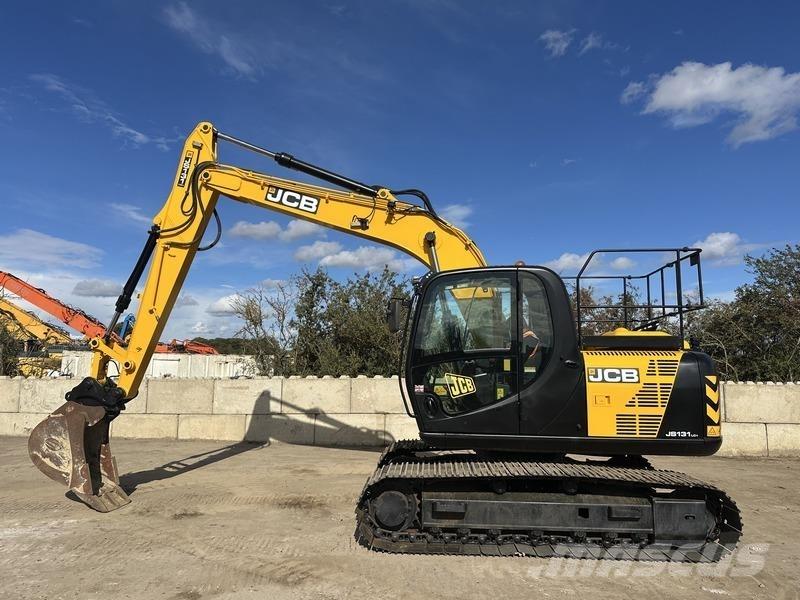 JCB JS131 LC Paletli ekskavatörler