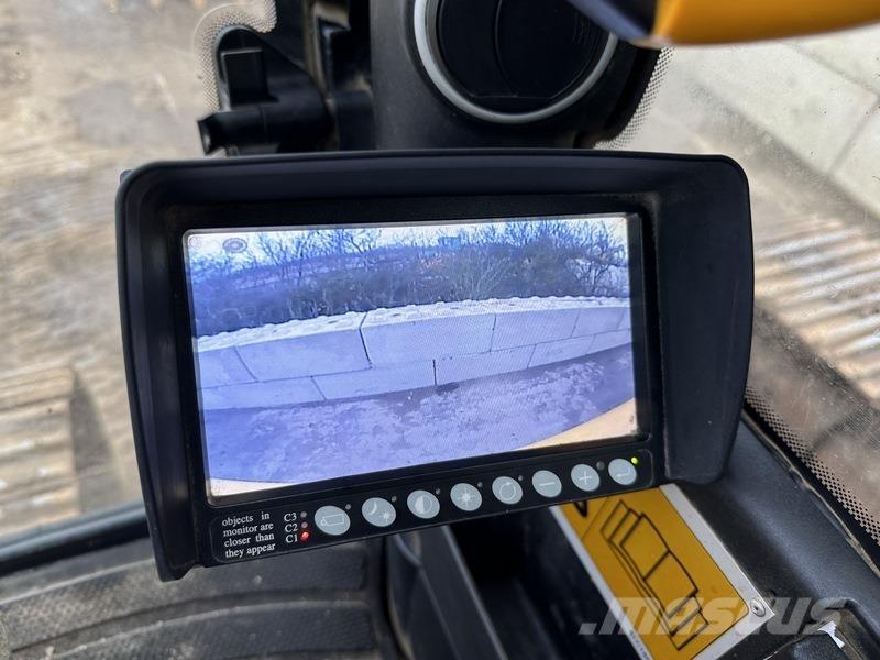 JCB JS370 LC T4 Paletli ekskavatörler