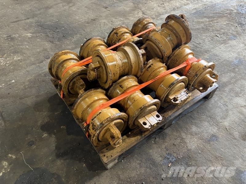 Komatsu D275 Rollers Diger