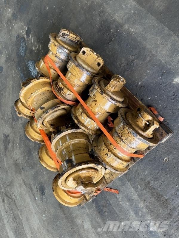 Komatsu D275 Rollers Diger