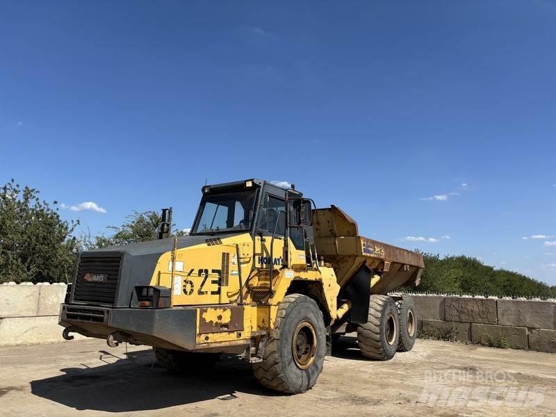Komatsu HM300-1 Belden kirma kaya kamyonu