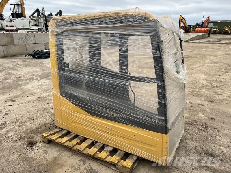 Komatsu PC130-8 Diger