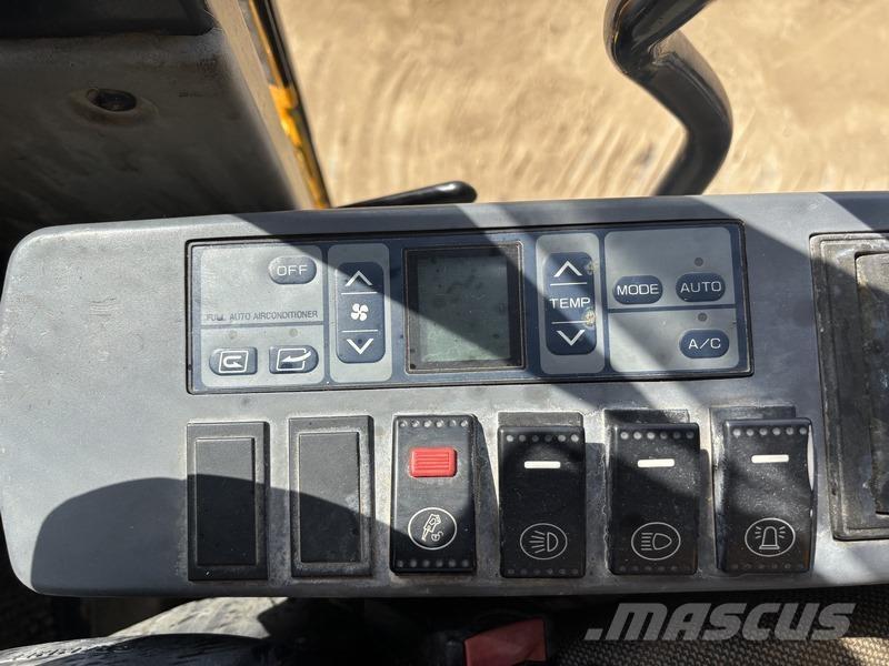 LiuGong CLG928E Paletli ekskavatörler