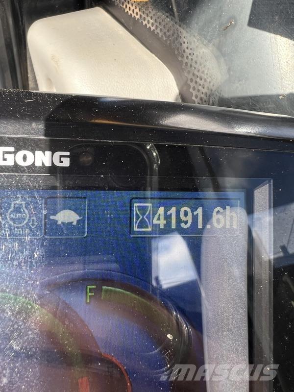 LiuGong CLG933 Paletli ekskavatörler