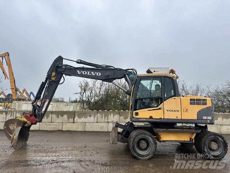 Volvo EW140 Lastik tekerli ekskavatörler
