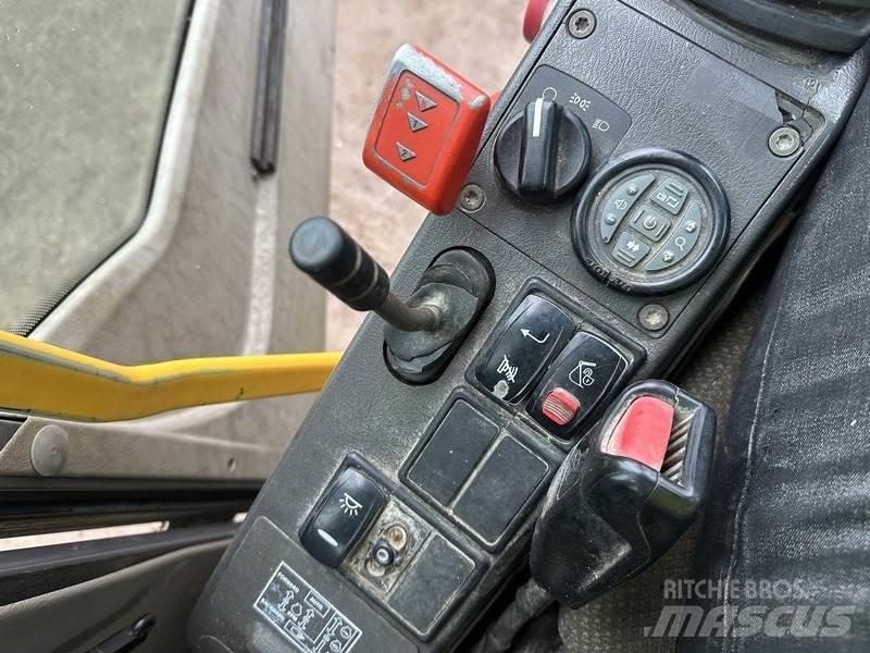 Volvo EW140 Lastik tekerli ekskavatörler