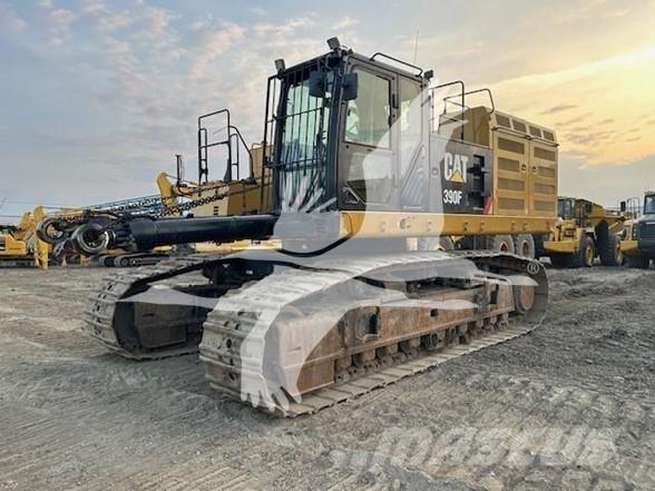 CAT 390FL Paletli ekskavatörler