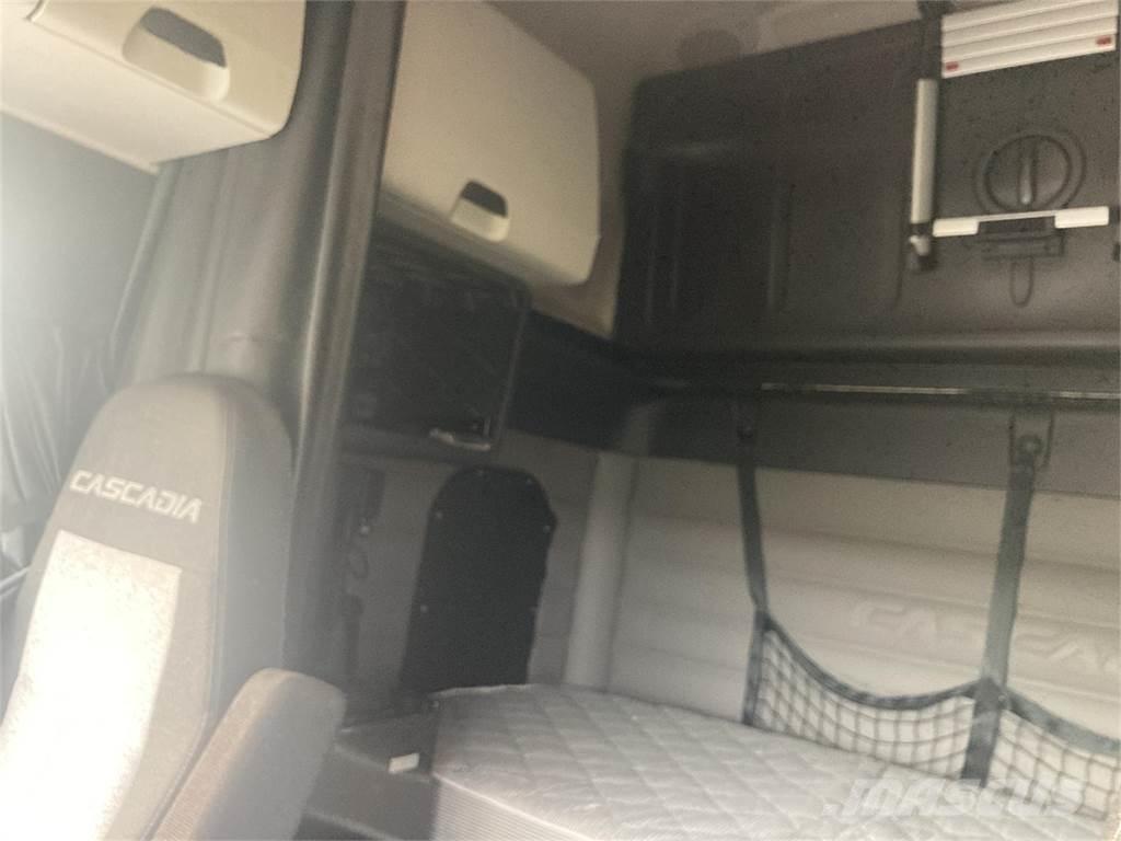 Freightliner  Çekiciler