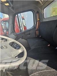 Freightliner M2 Kapali kasa kamyonlar