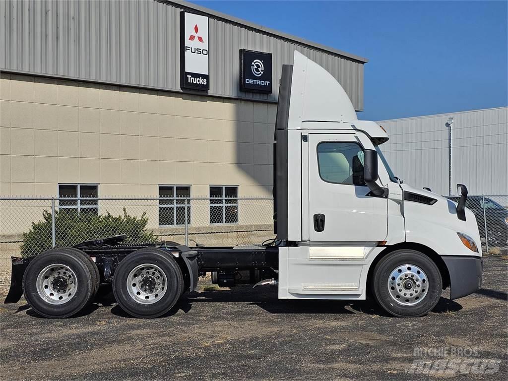 Freightliner PE116DC Çekiciler