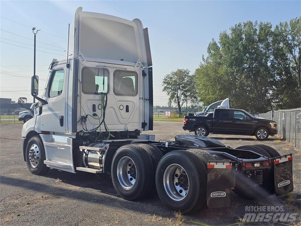Freightliner PE116DC Çekiciler