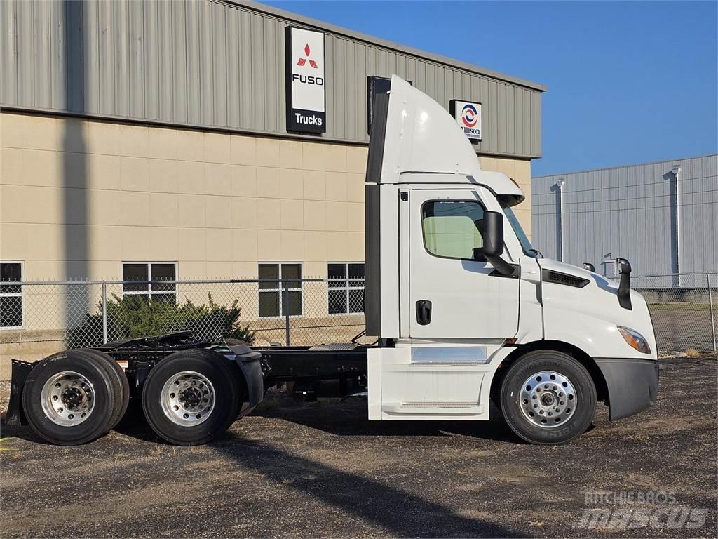 Freightliner PE116DC Çekiciler