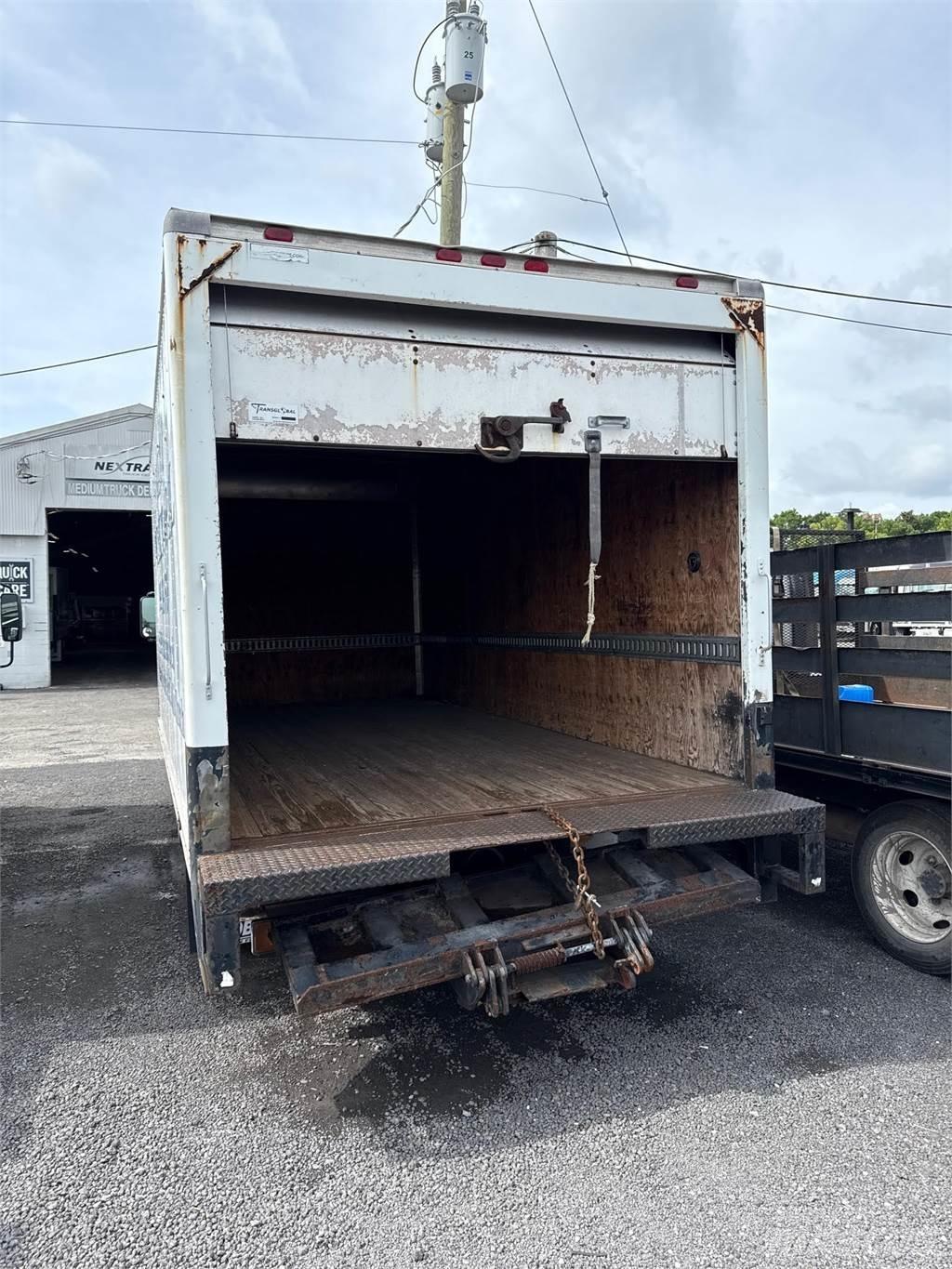 Isuzu NPR Kapali kasa kamyonlar