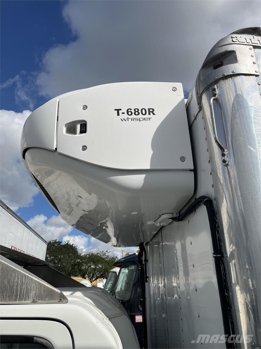 Isuzu NPR Kapali kasa kamyonlar