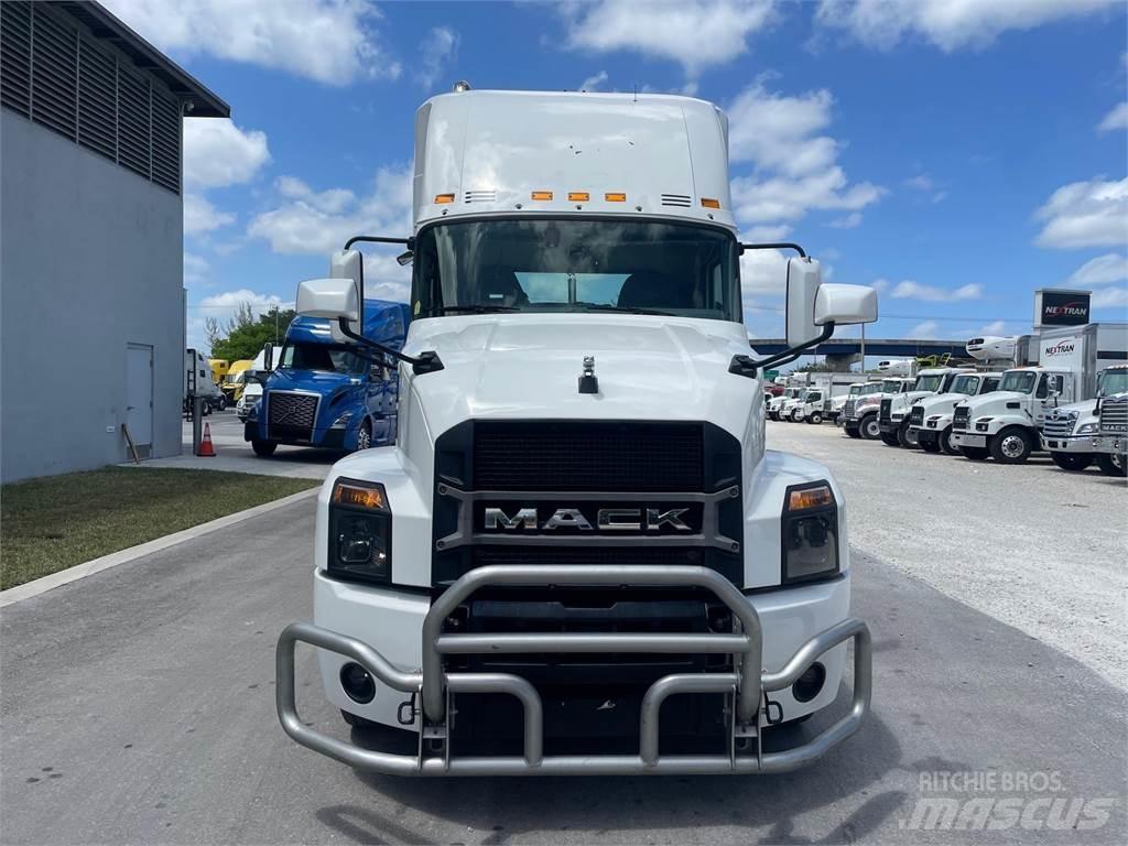 Mack AN64T Çekiciler