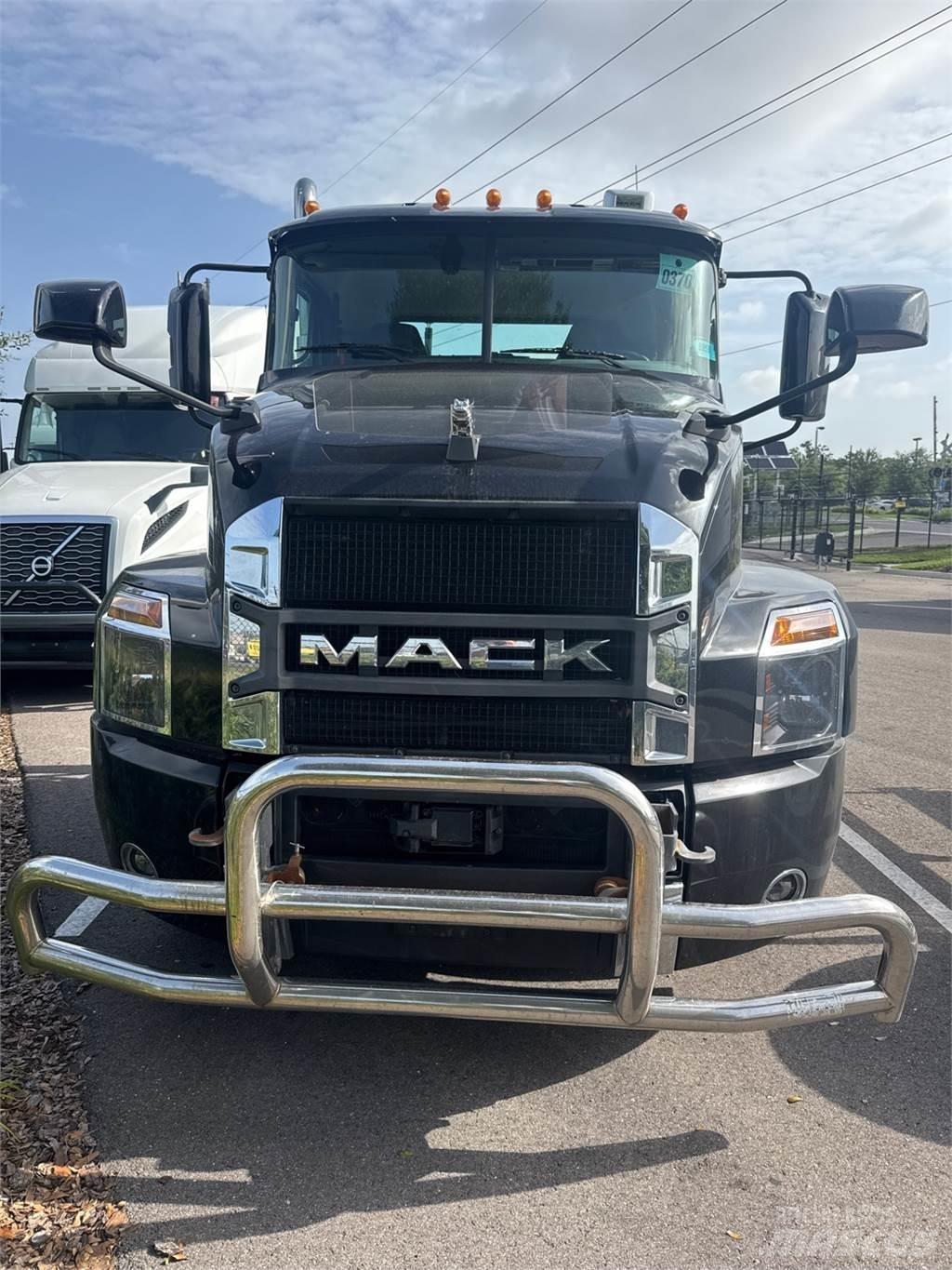 Mack AN64T Çekiciler