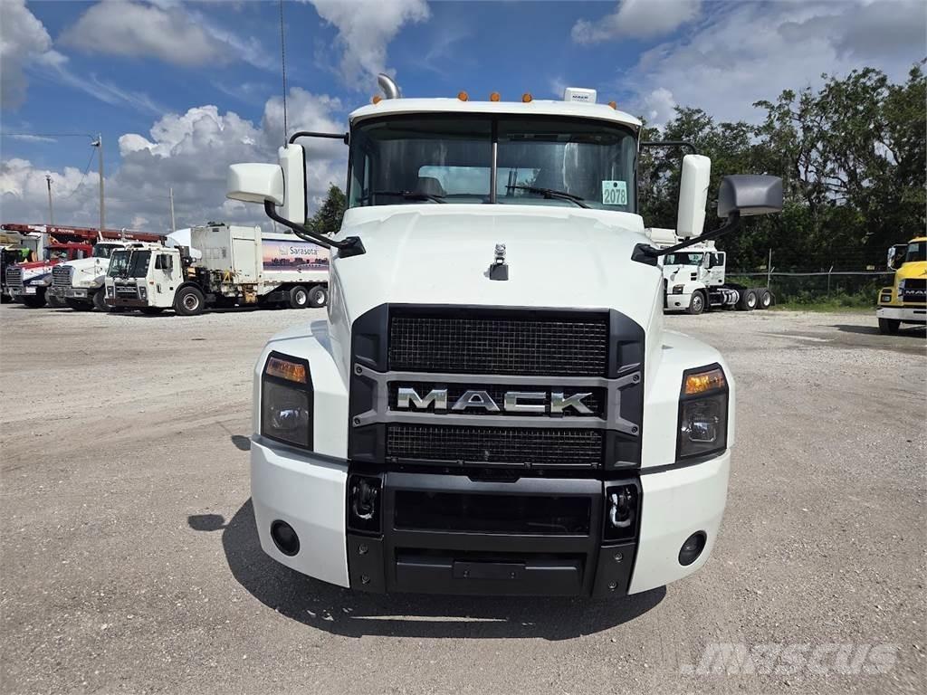 Mack AN64T Çekiciler
