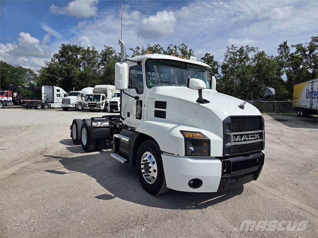 Mack AN64T Çekiciler