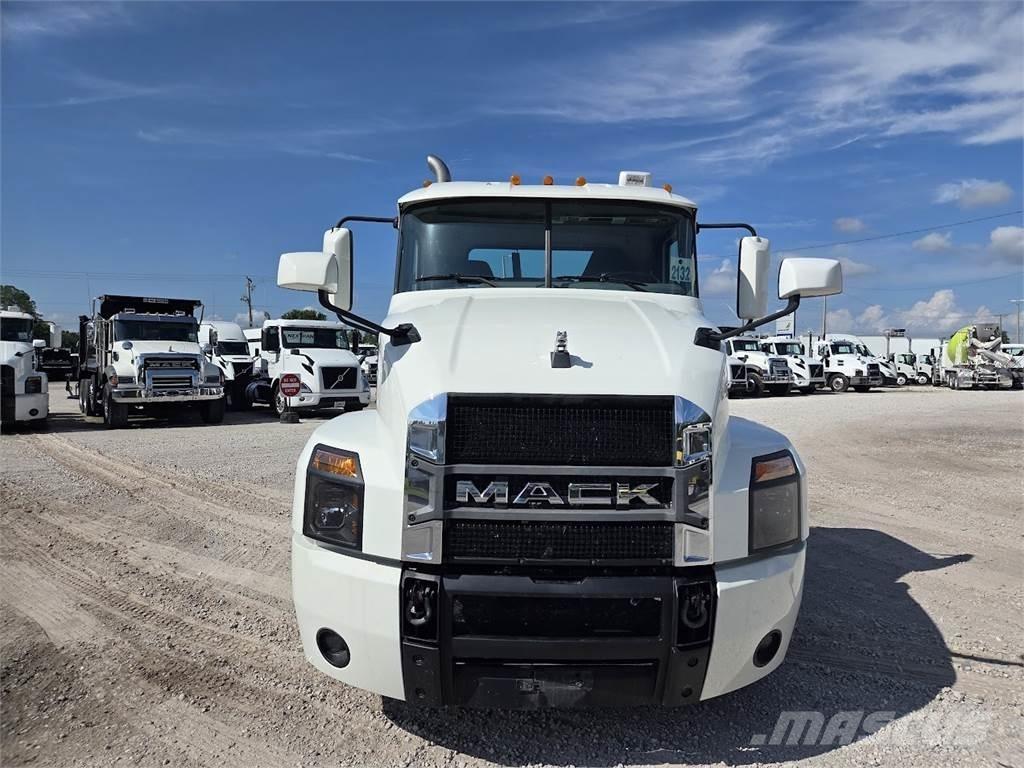 Mack AN64T Çekiciler