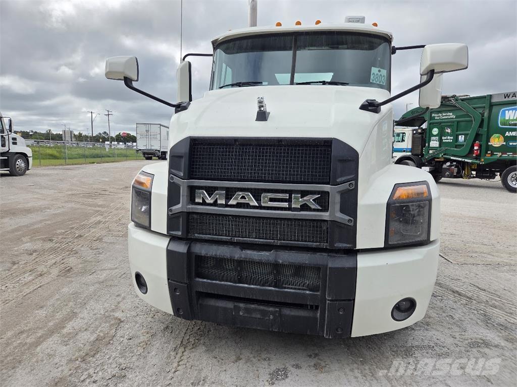 Mack AN64T Çekiciler