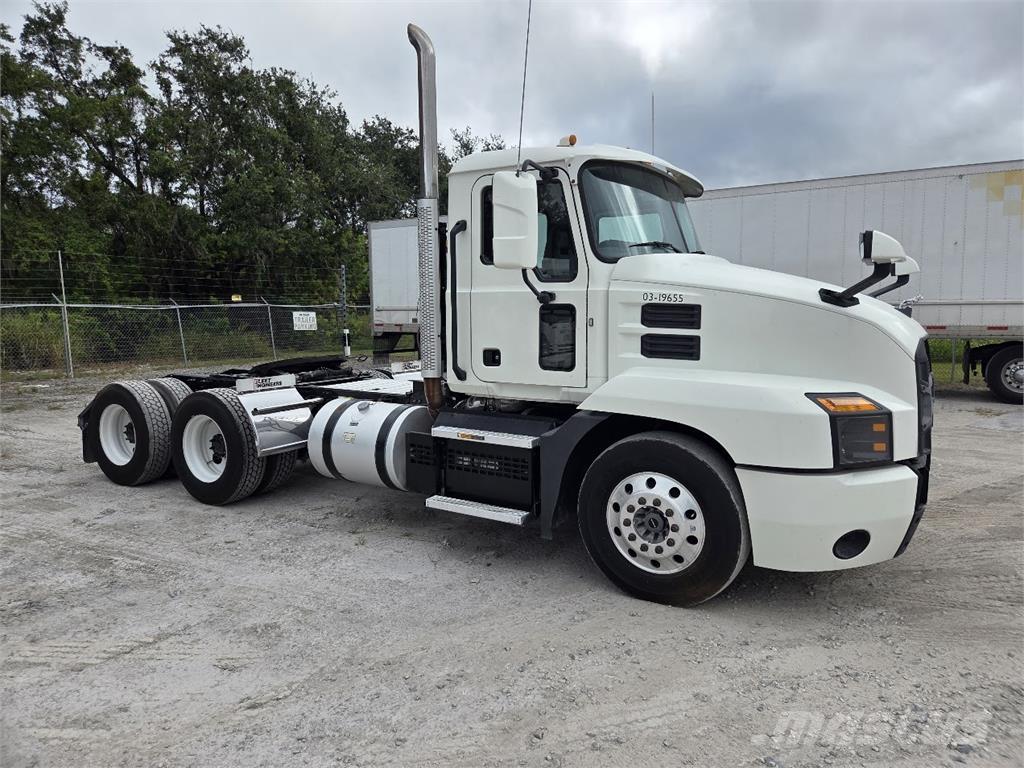 Mack AN64T Çekiciler