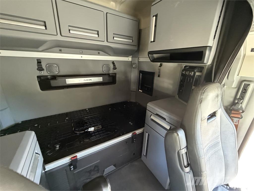 Mack AN64T Çekiciler