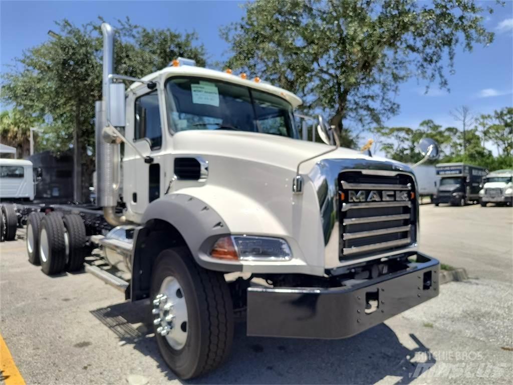Mack GR64BX Transmikserler