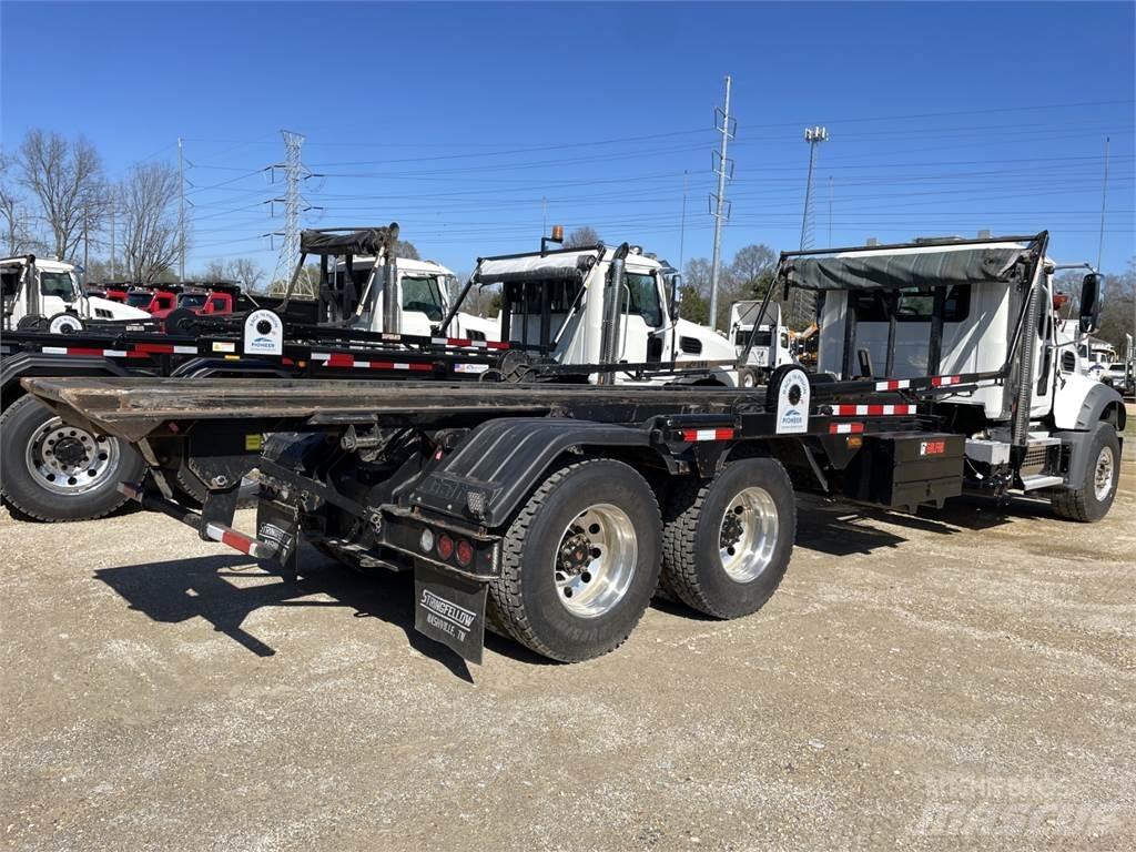 Mack GR64F Vinçli kamyonlar