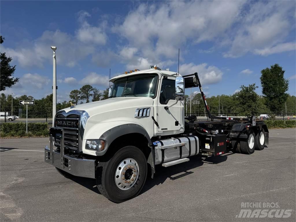 Mack GR64F Diger kamyonlar