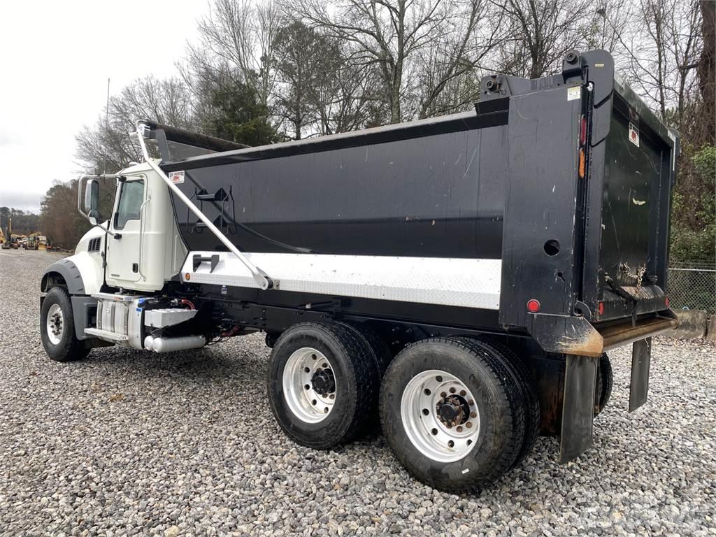 Mack GR64FR Damperli kamyonlar