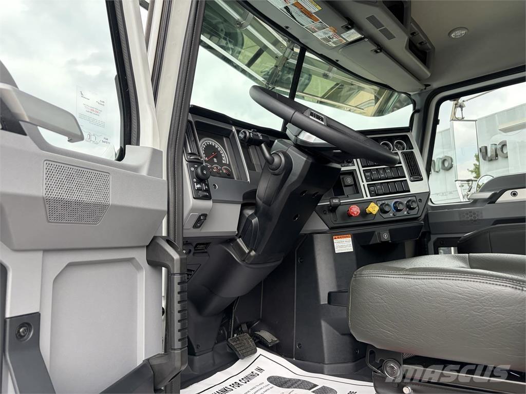 Mack GR64FT Çekiciler