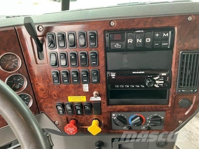 Mack GU800 Çekiciler