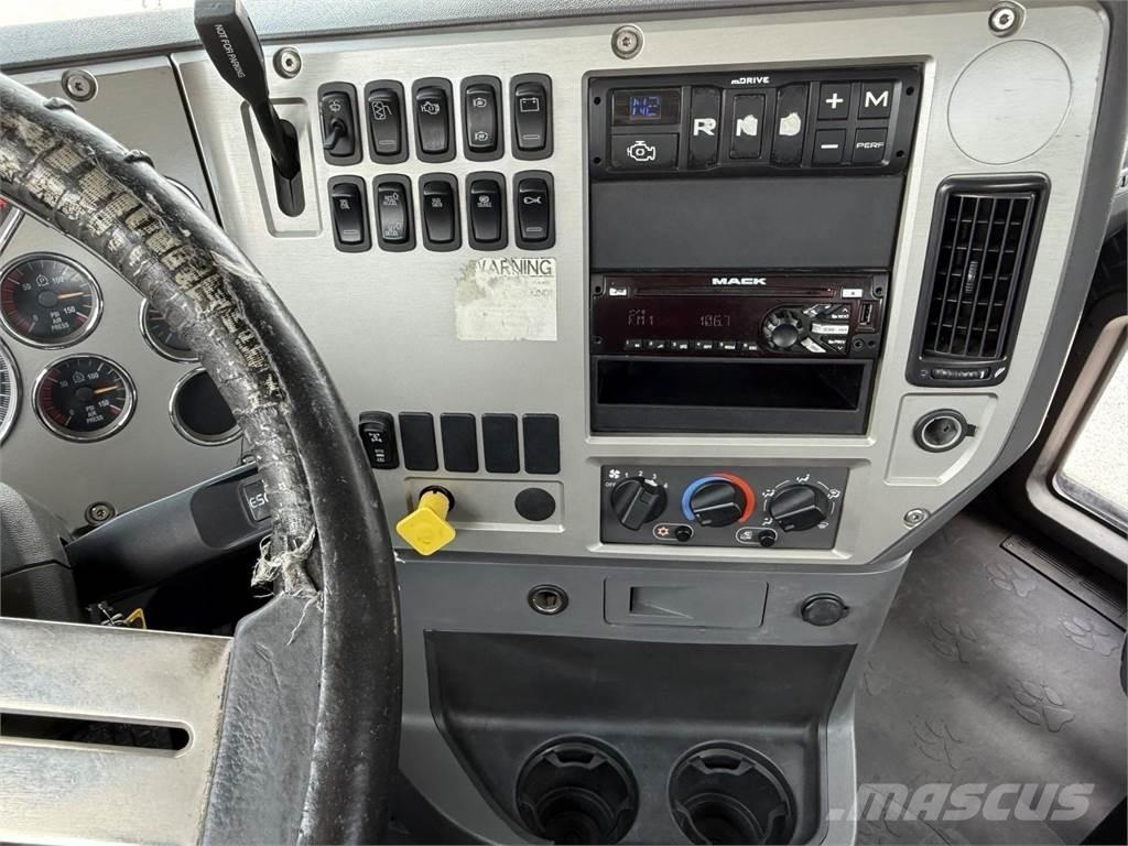 Mack GU813 Diger kamyonlar