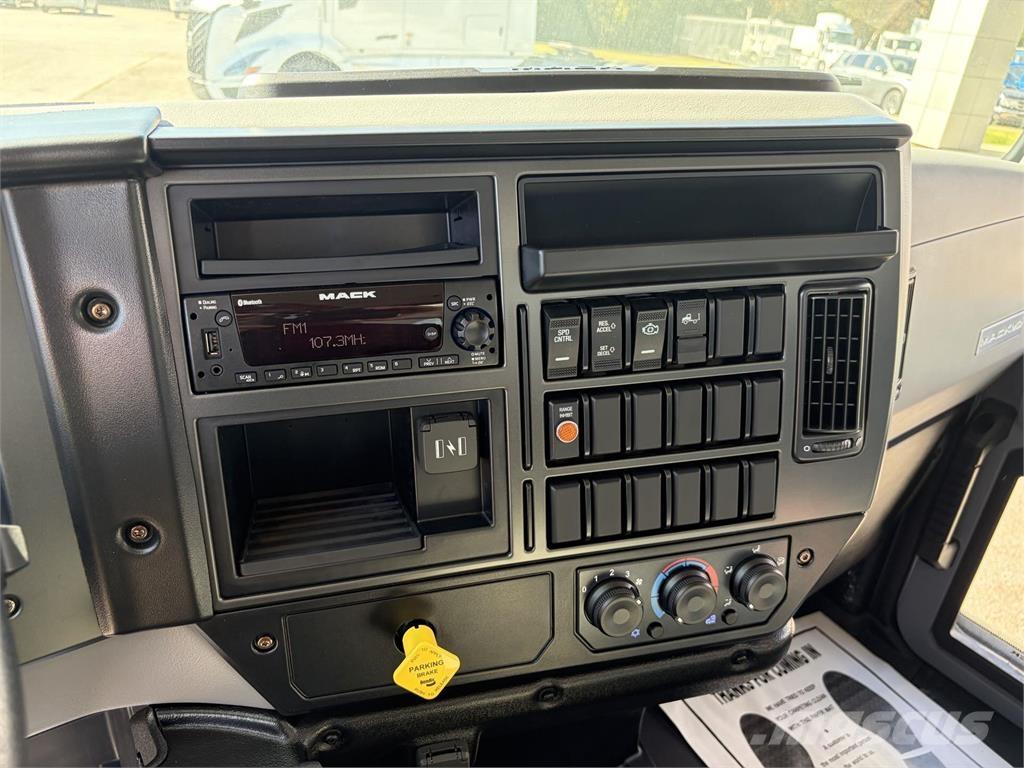 Mack MD6 42R Kapali kasa kamyonlar