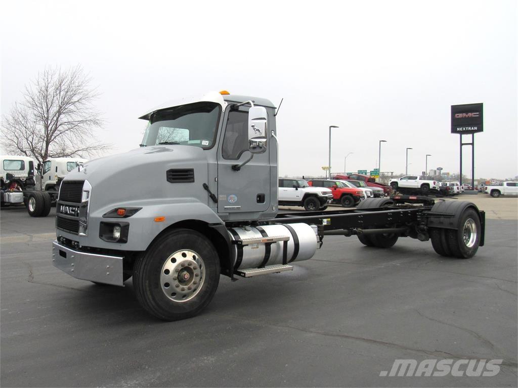 Mack MD742 Çekiciler