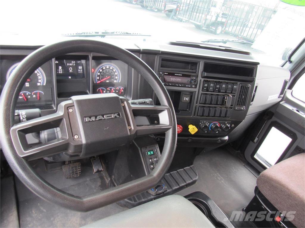 Mack MD742 Çekiciler