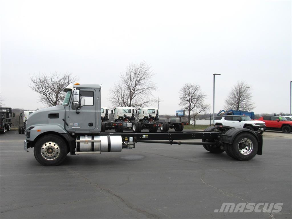 Mack MD742 Çekiciler