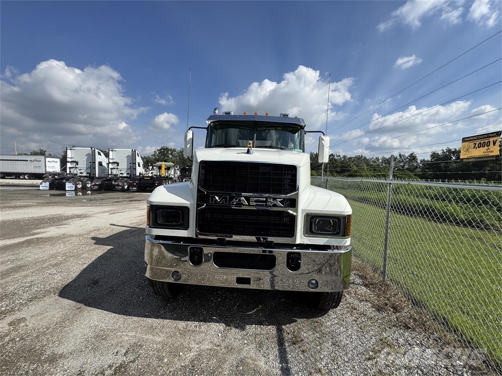 Mack PI64T Çekiciler