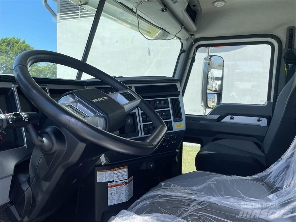 Mack PI64T Çekiciler