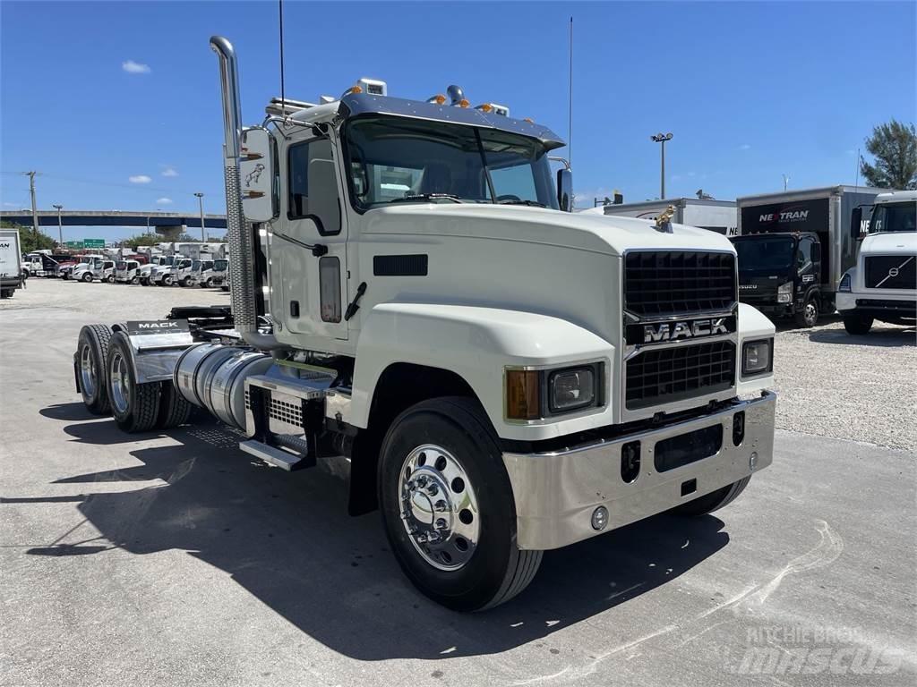 Mack PI64T Çekiciler