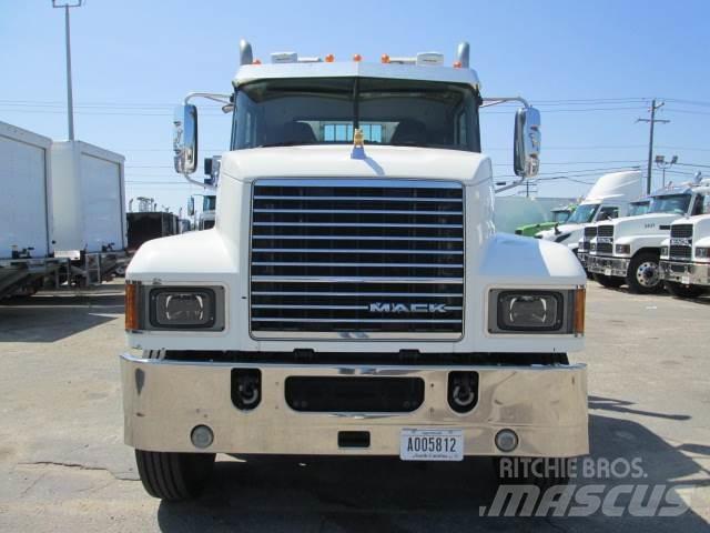 Mack PI64T Çekiciler