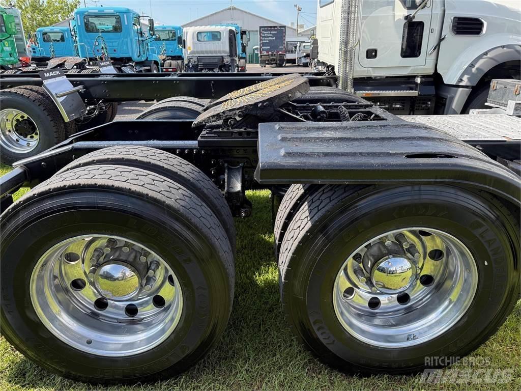 Mack PI64T Çekiciler