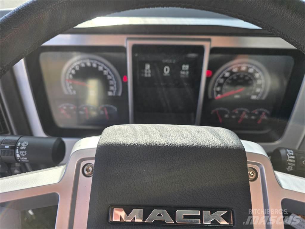 Mack PI64T Çekiciler