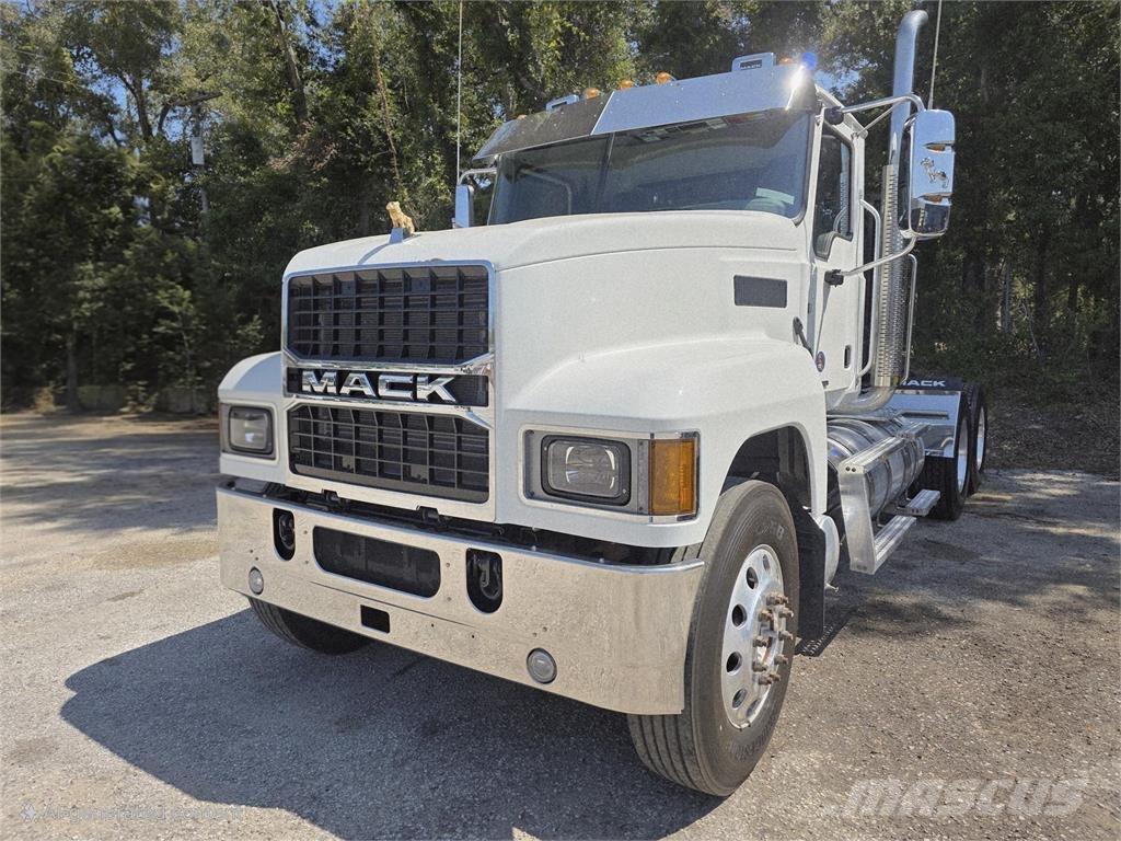 Mack PI64T Çekiciler